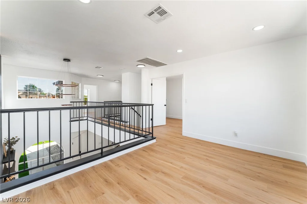 2396 Valley, Las Vegas, NV 89108