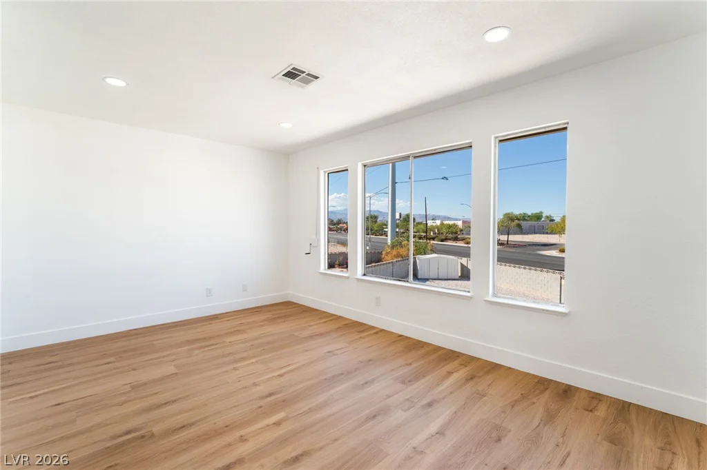 2396 Valley, Las Vegas, NV 89108