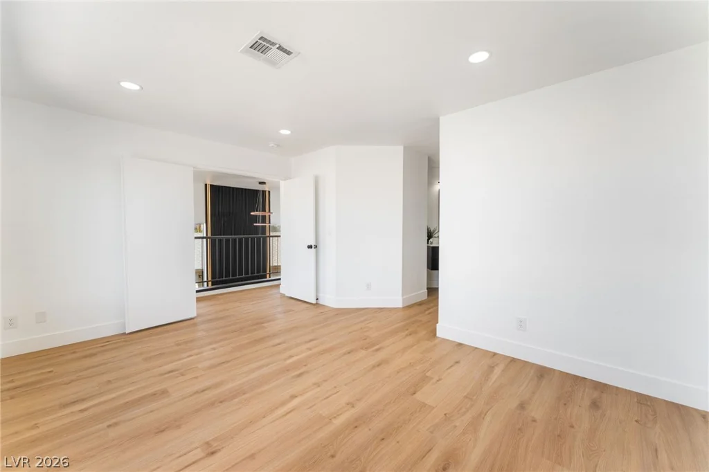 2396 Valley, Las Vegas, NV 89108