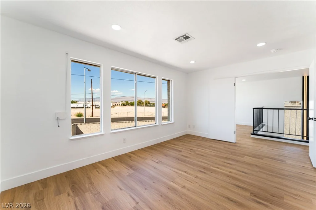 2396 Valley, Las Vegas, NV 89108