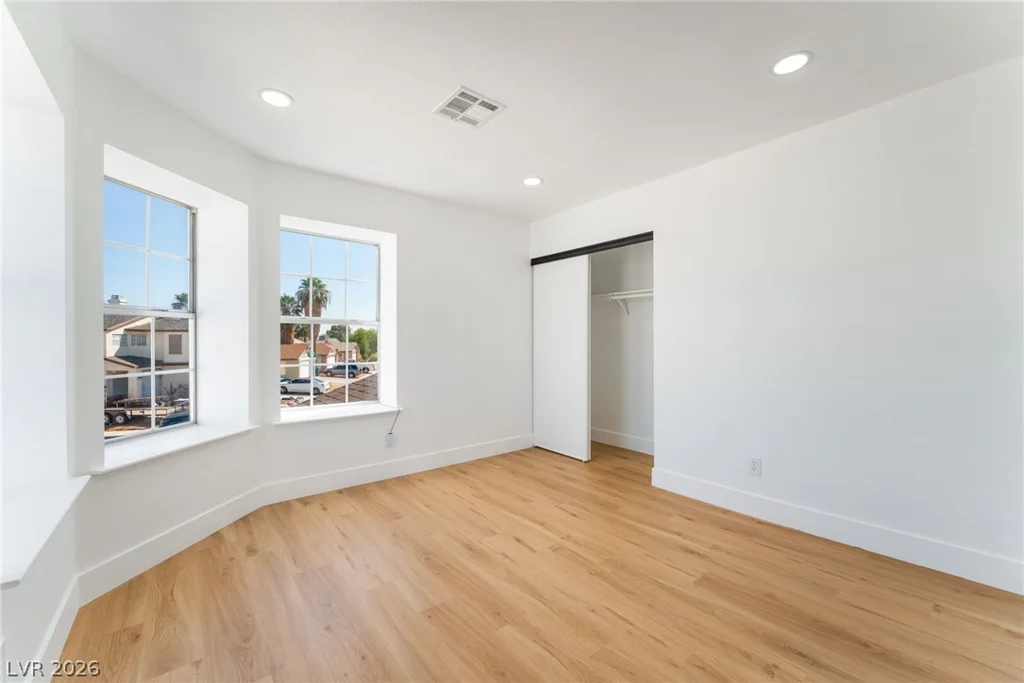 2396 Valley, Las Vegas, NV 89108