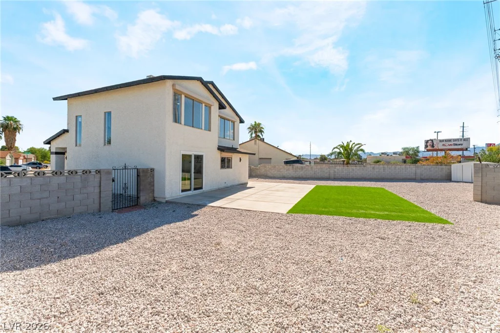 2396 Valley, Las Vegas, NV 89108