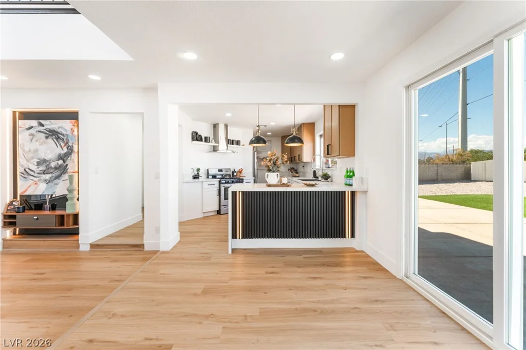 2396 Valley, Las Vegas, NV 89108