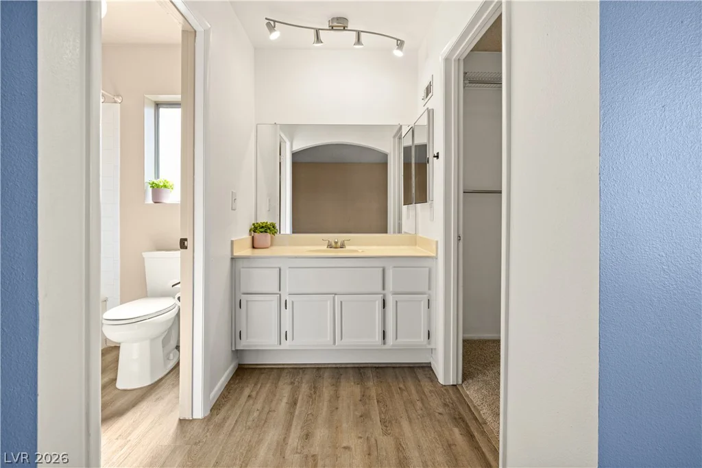 325 Manor, Las Vegas, NV 89145