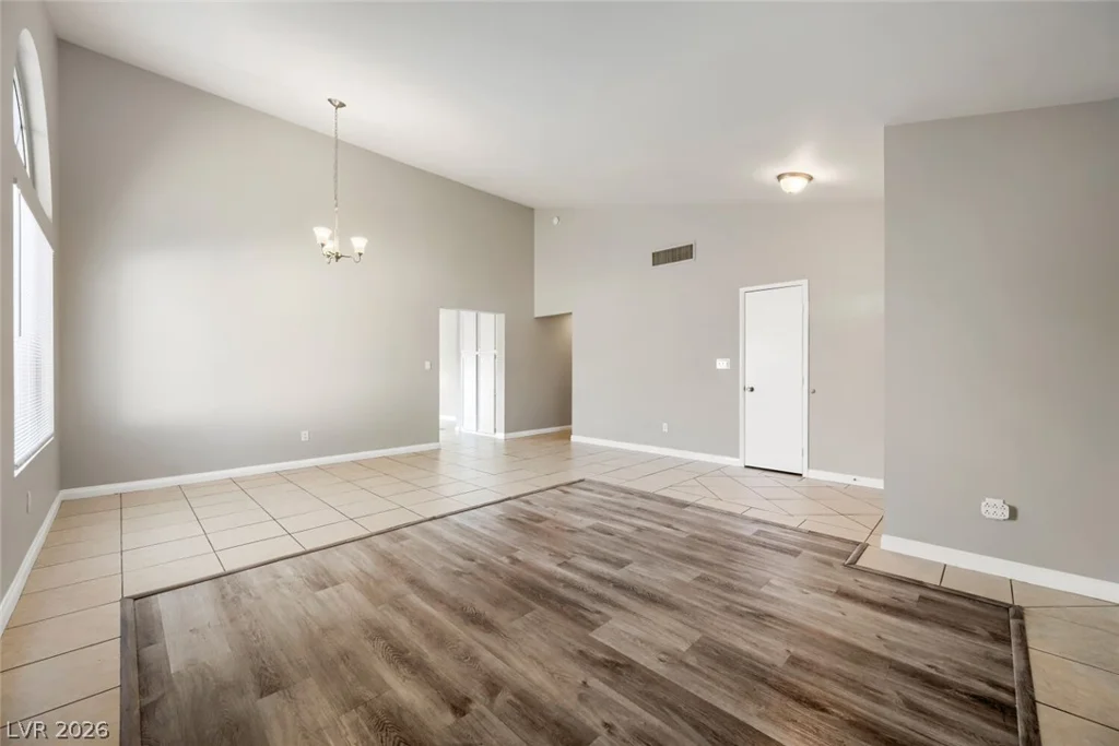 5760 Spindletree, North Las Vegas, NV 89031