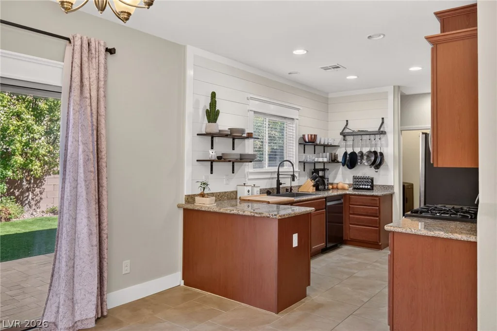 8112 Winterfell, Las Vegas, NV 89166