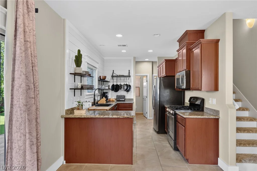 8112 Winterfell, Las Vegas, NV 89166