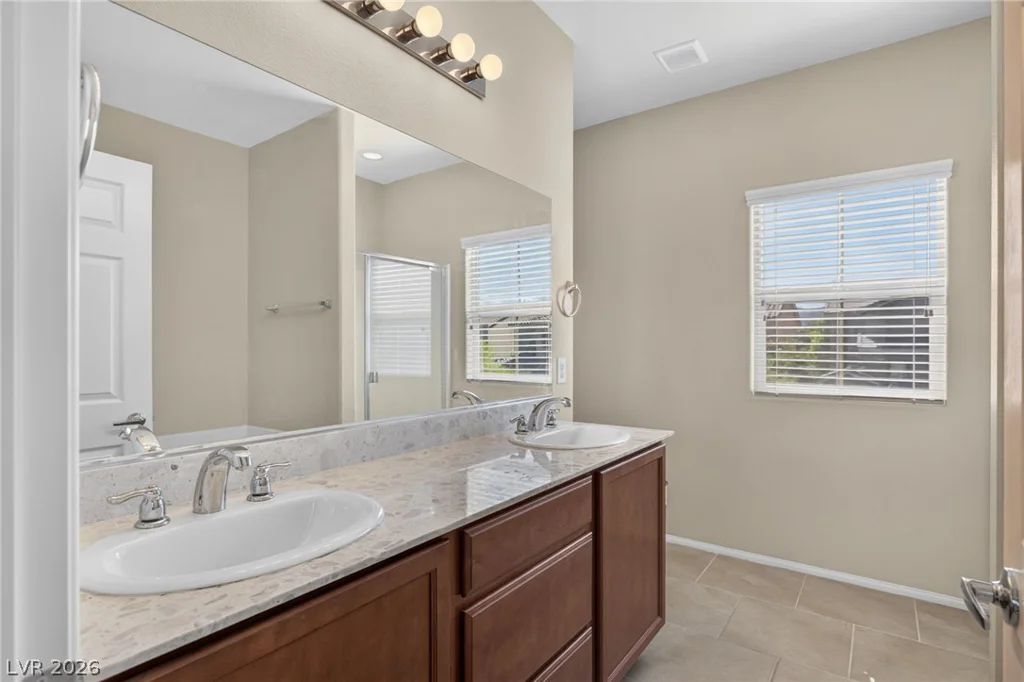 8112 Winterfell, Las Vegas, NV 89166