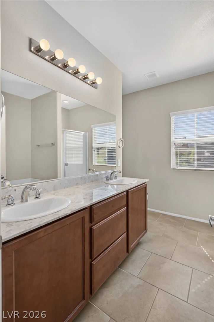 8112 Winterfell, Las Vegas, NV 89166