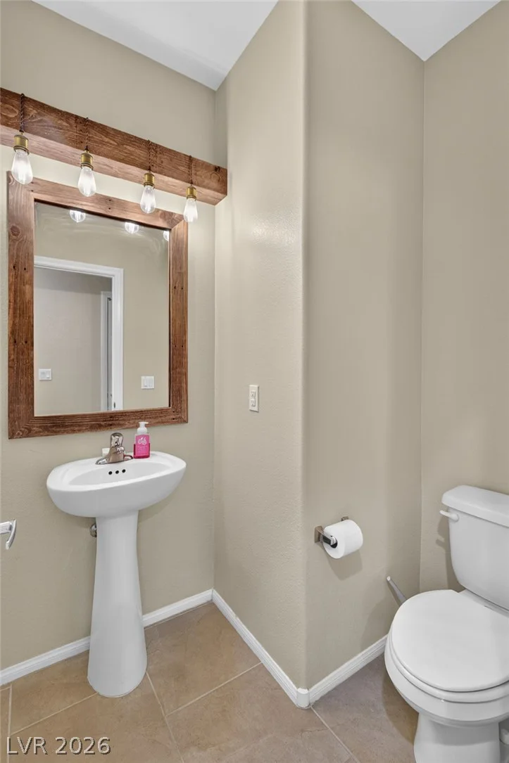 8112 Winterfell, Las Vegas, NV 89166