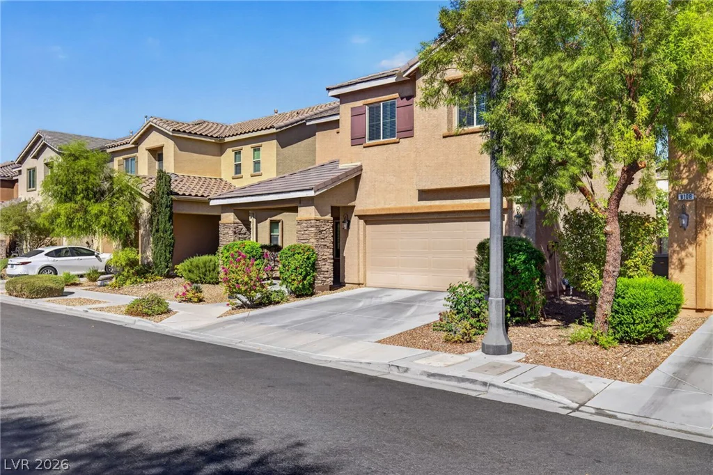 8112 Winterfell, Las Vegas, NV 89166