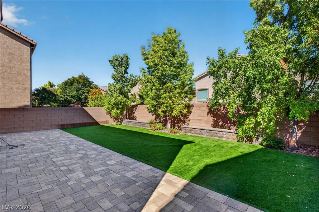 8112 Winterfell, Las Vegas, NV 89166