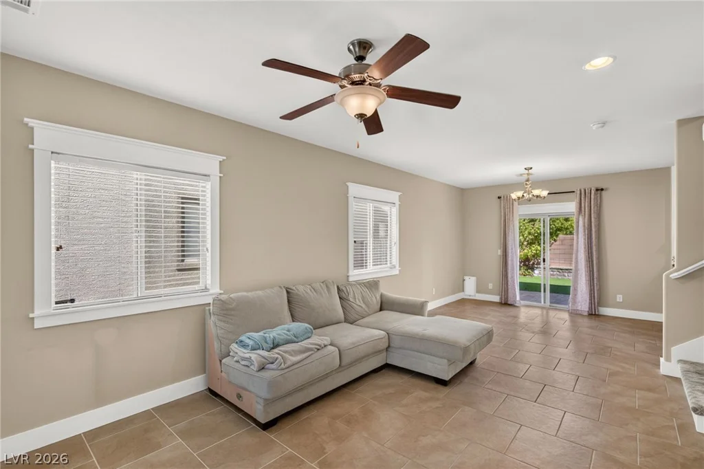 8112 Winterfell, Las Vegas, NV 89166