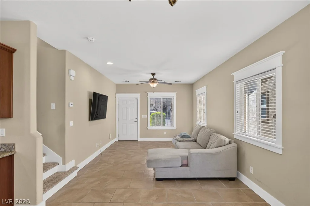 8112 Winterfell, Las Vegas, NV 89166