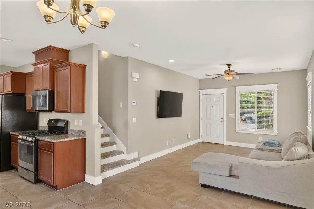 8112 Winterfell, Las Vegas, NV 89166