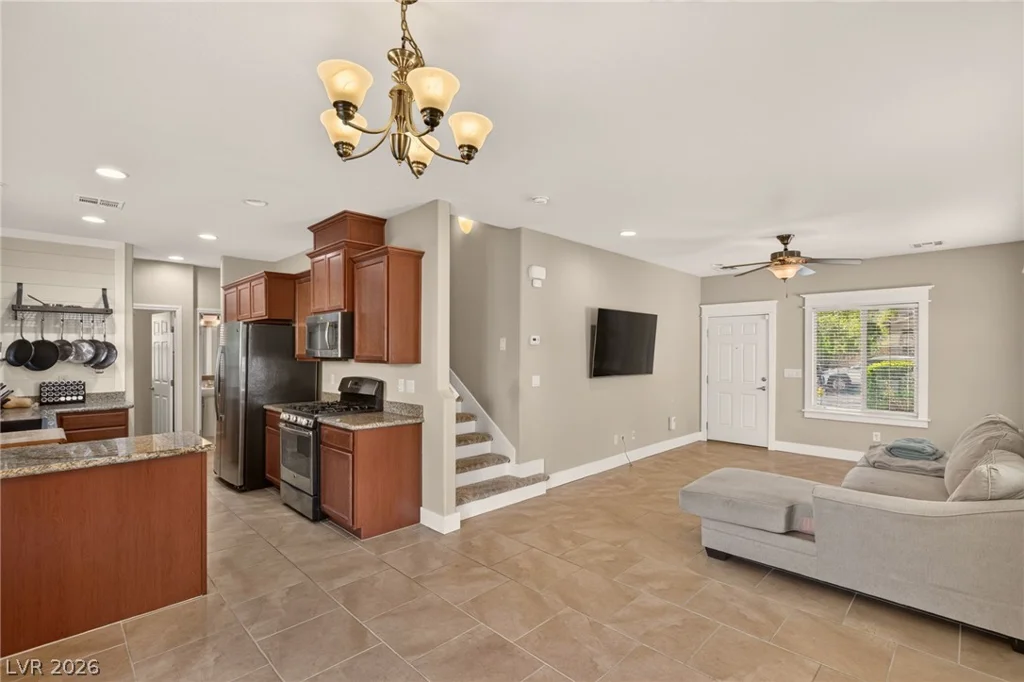 8112 Winterfell, Las Vegas, NV 89166