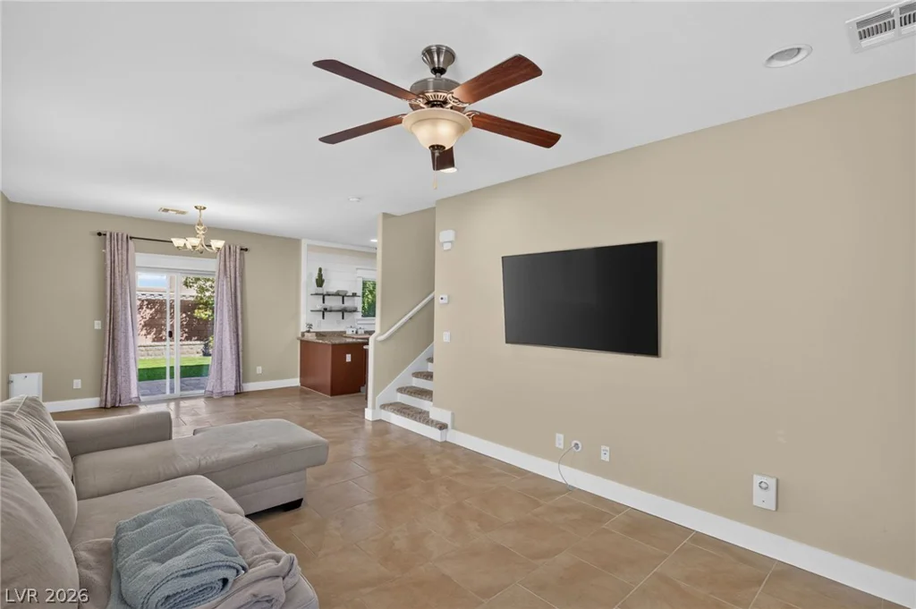 8112 Winterfell, Las Vegas, NV 89166