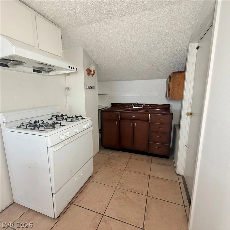 5216 Doe, Las Vegas, NV 89146