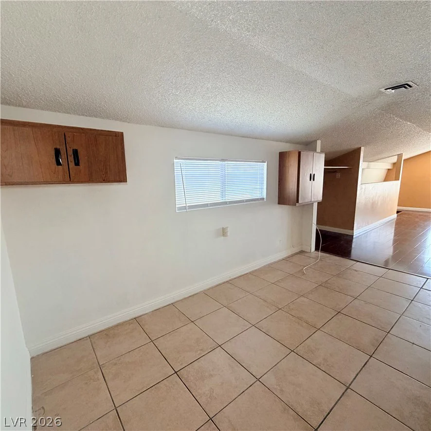 5216 Doe, Las Vegas, NV 89146