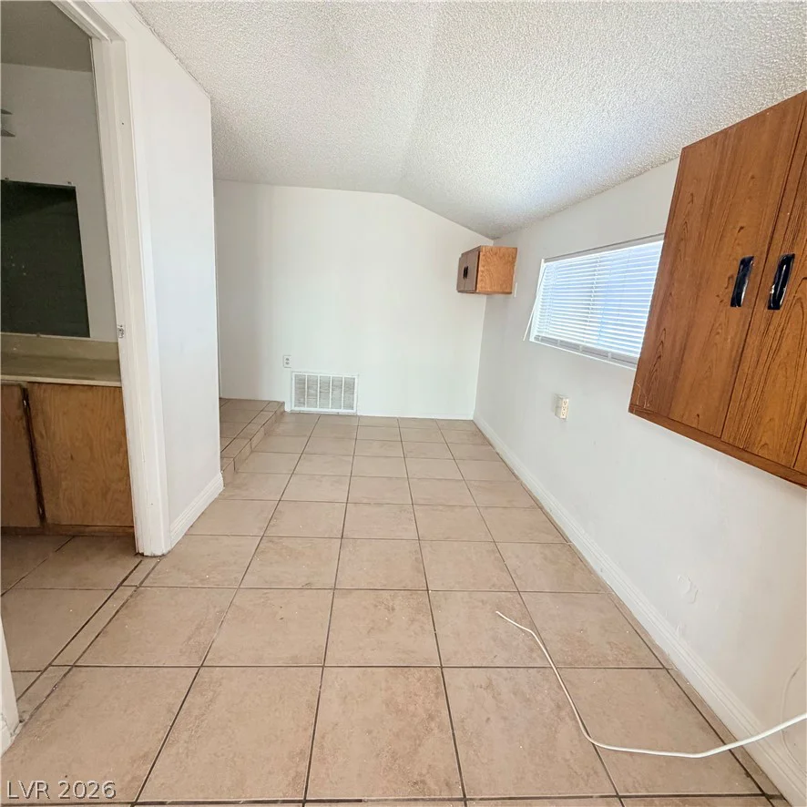 5216 Doe, Las Vegas, NV 89146