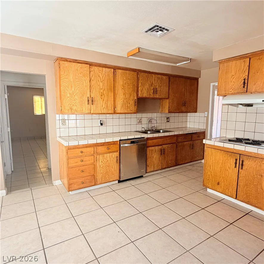 5216 Doe, Las Vegas, NV 89146