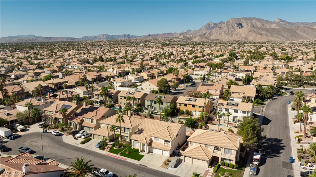 3713 Treasure Bluff, Las Vegas, NV 89129