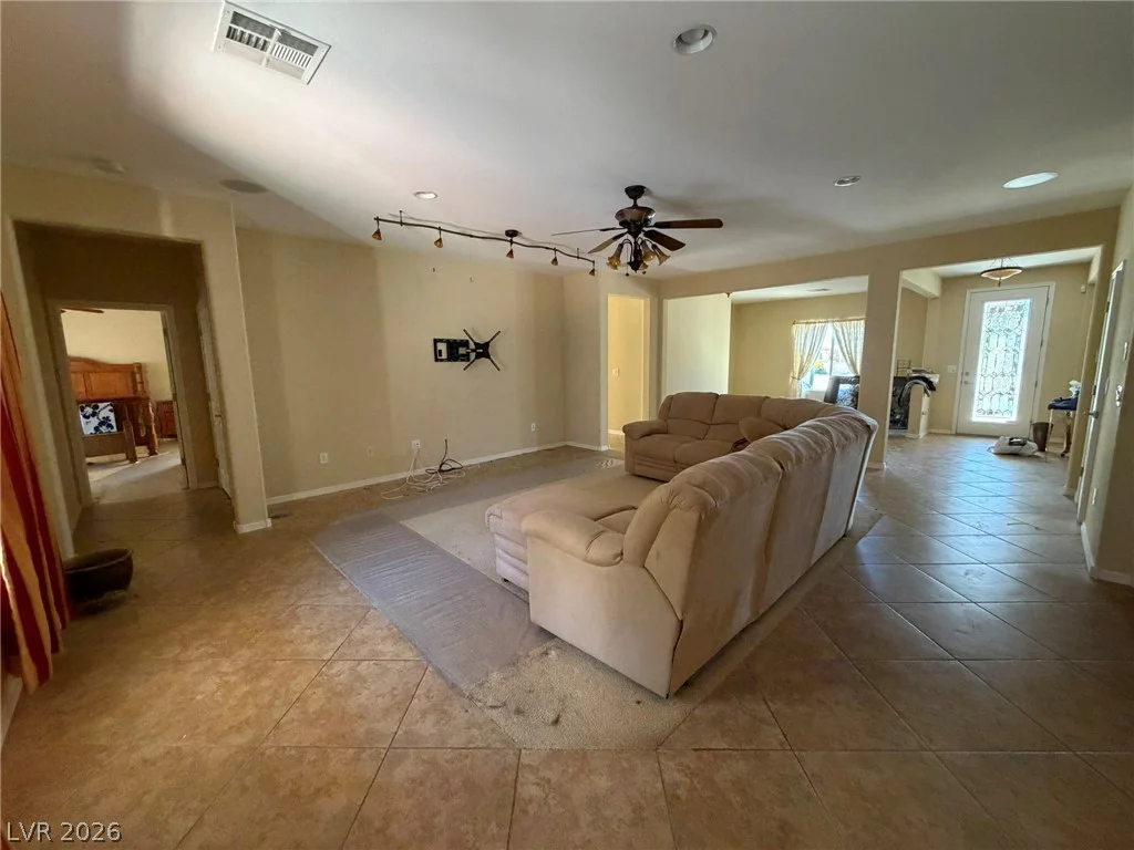 2145 Falls City, Henderson, NV 89044