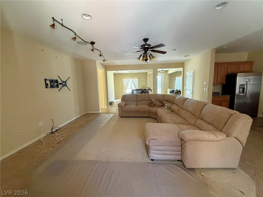 2145 Falls City, Henderson, NV 89044