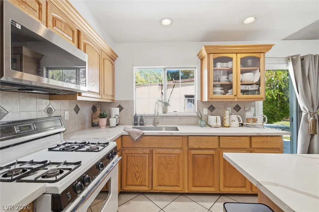 61 Lafaette, Las Vegas, NV 89110