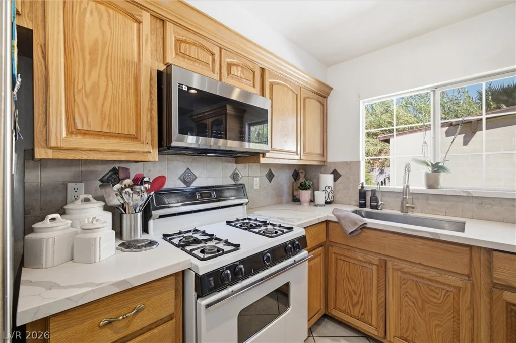 61 Lafaette, Las Vegas, NV 89110