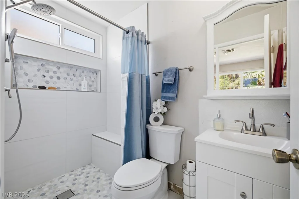 61 Lafaette, Las Vegas, NV 89110