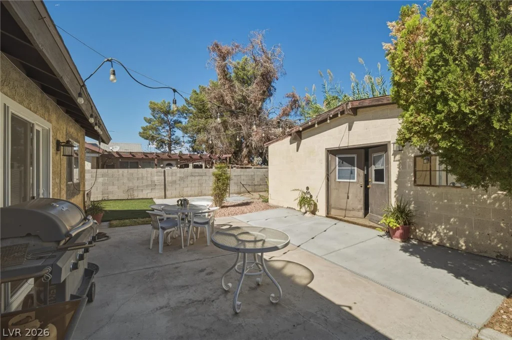 61 Lafaette, Las Vegas, NV 89110