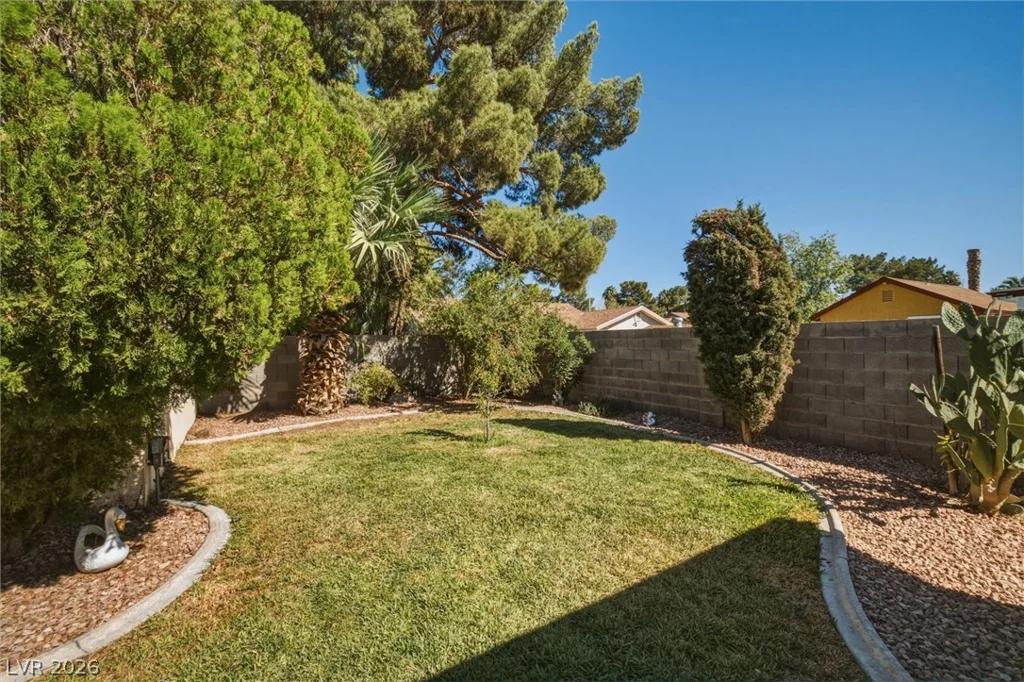 61 Lafaette, Las Vegas, NV 89110