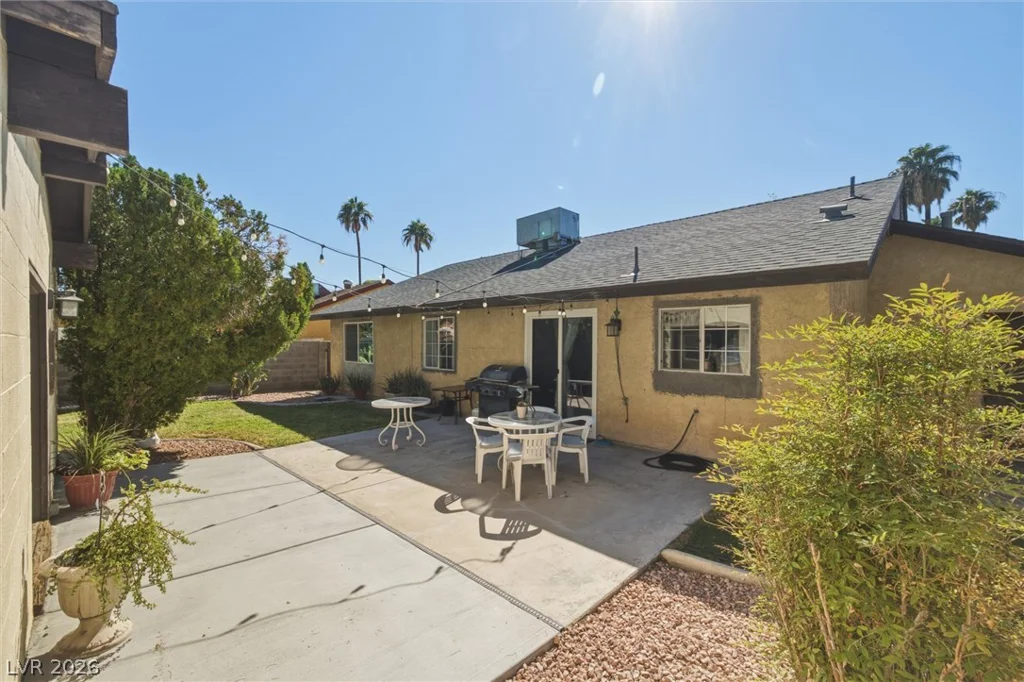 61 Lafaette, Las Vegas, NV 89110