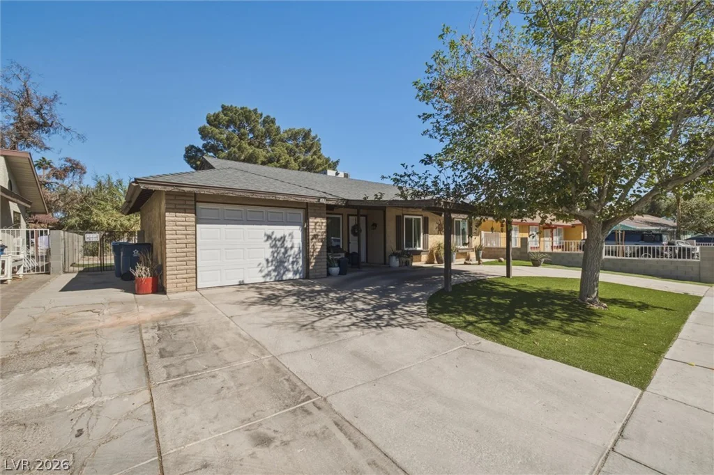 61 Lafaette, Las Vegas, NV 89110