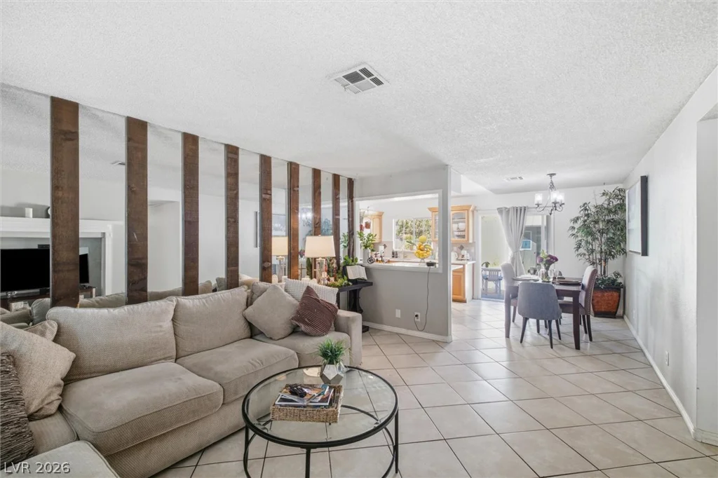 61 Lafaette, Las Vegas, NV 89110