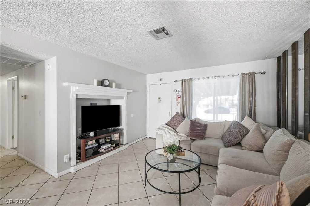 61 Lafaette, Las Vegas, NV 89110