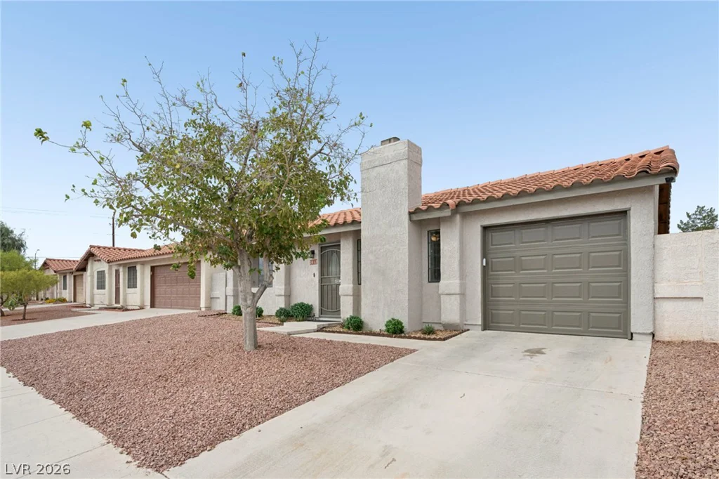 1612 Joshua Tree, Las Vegas, NV 89108