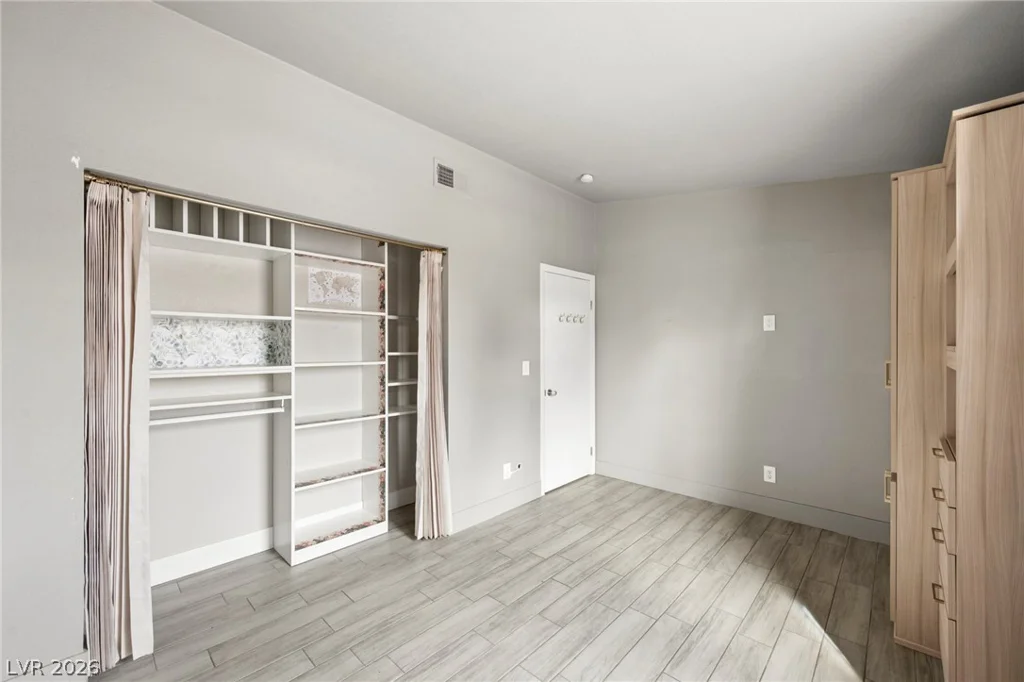 1612 Joshua Tree, Las Vegas, NV 89108