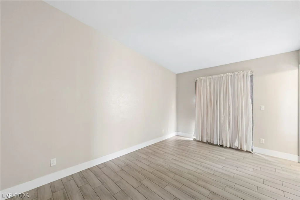 1612 Joshua Tree, Las Vegas, NV 89108