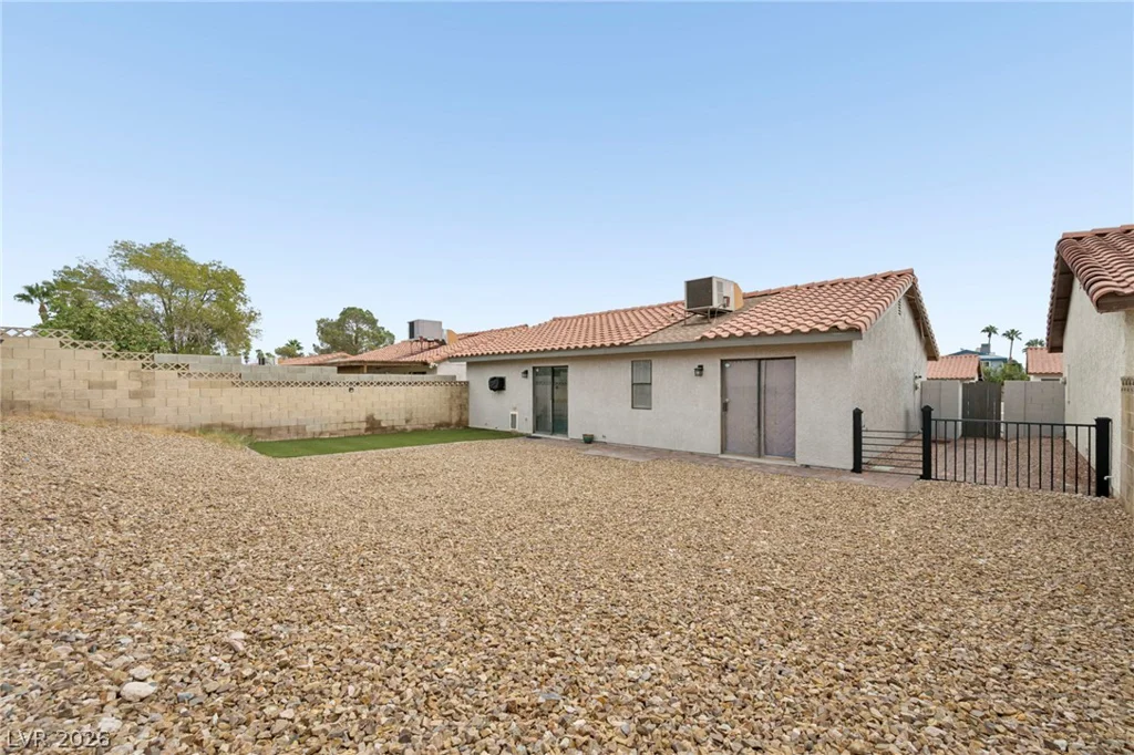 1612 Joshua Tree, Las Vegas, NV 89108