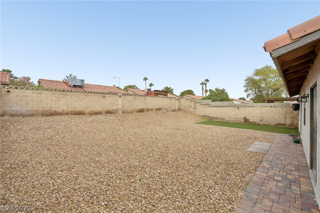 1612 Joshua Tree, Las Vegas, NV 89108