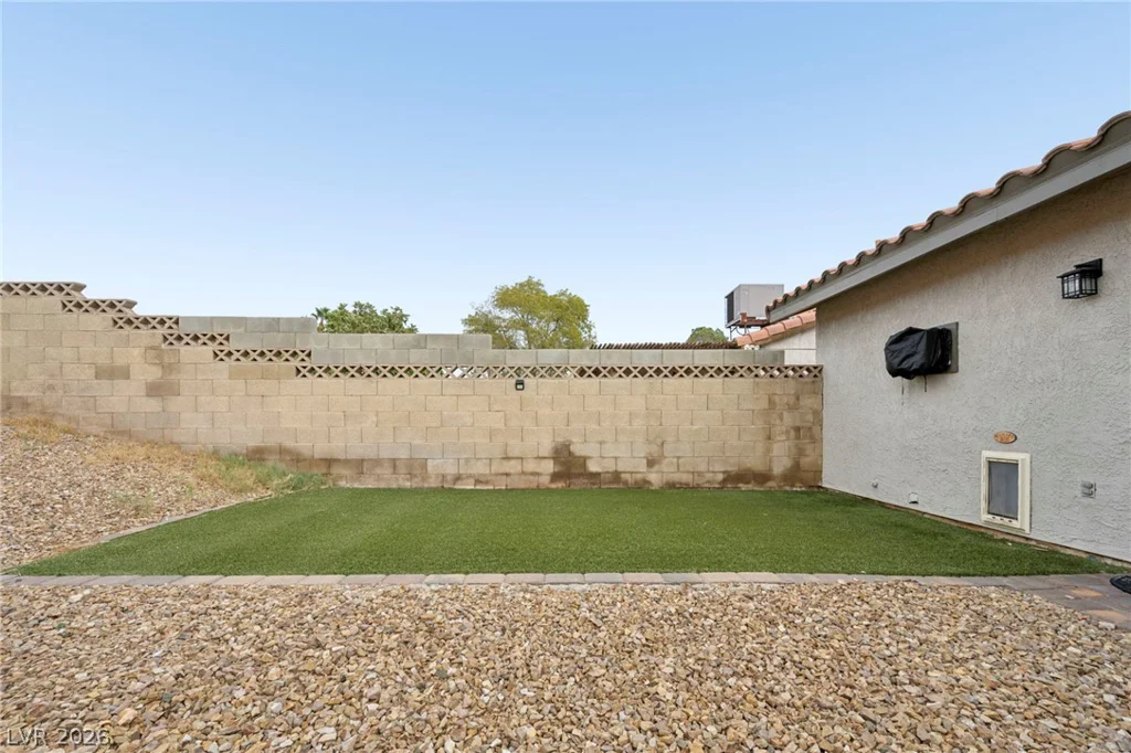 1612 Joshua Tree, Las Vegas, NV 89108