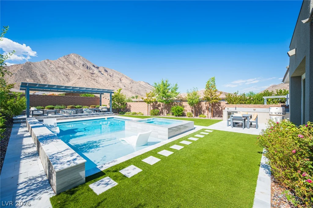 3013 Sierra Juniper, Las Vegas, NV 89138