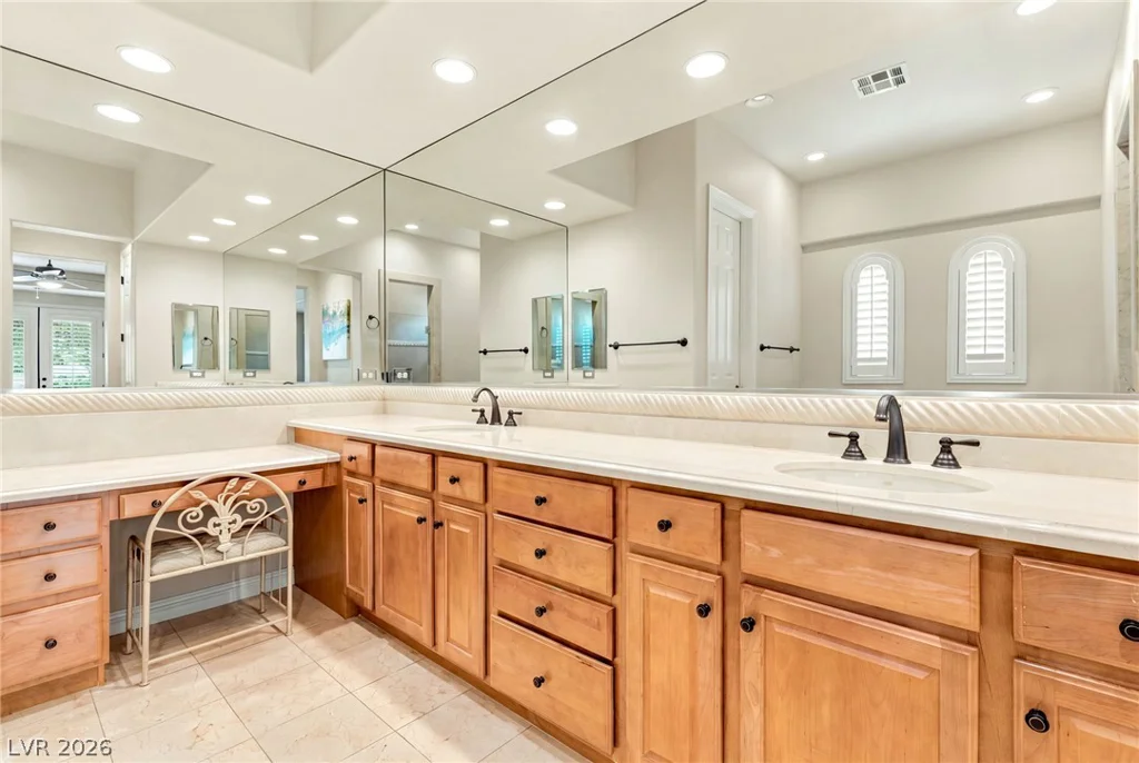 3364 Saddlebrook, Las Vegas, NV 89141