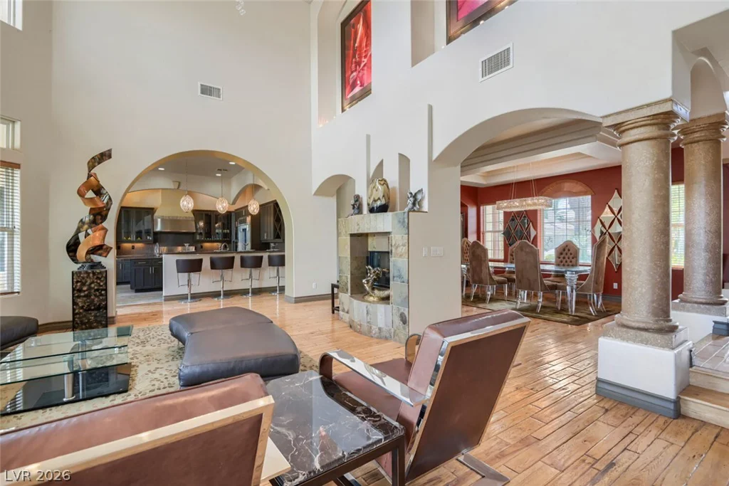 2010 Shenley, Las Vegas, NV 89117