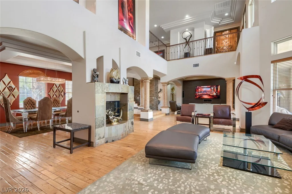 2010 Shenley, Las Vegas, NV 89117