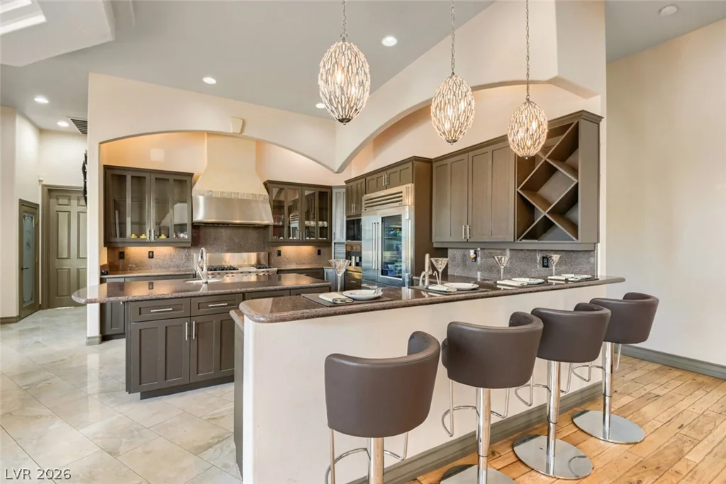 2010 Shenley, Las Vegas, NV 89117