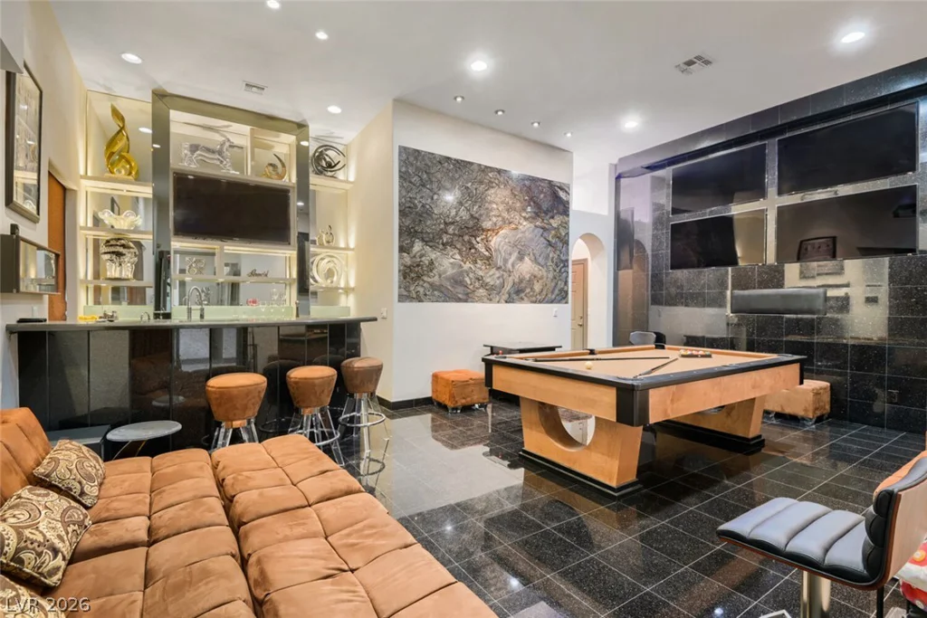 2010 Shenley, Las Vegas, NV 89117