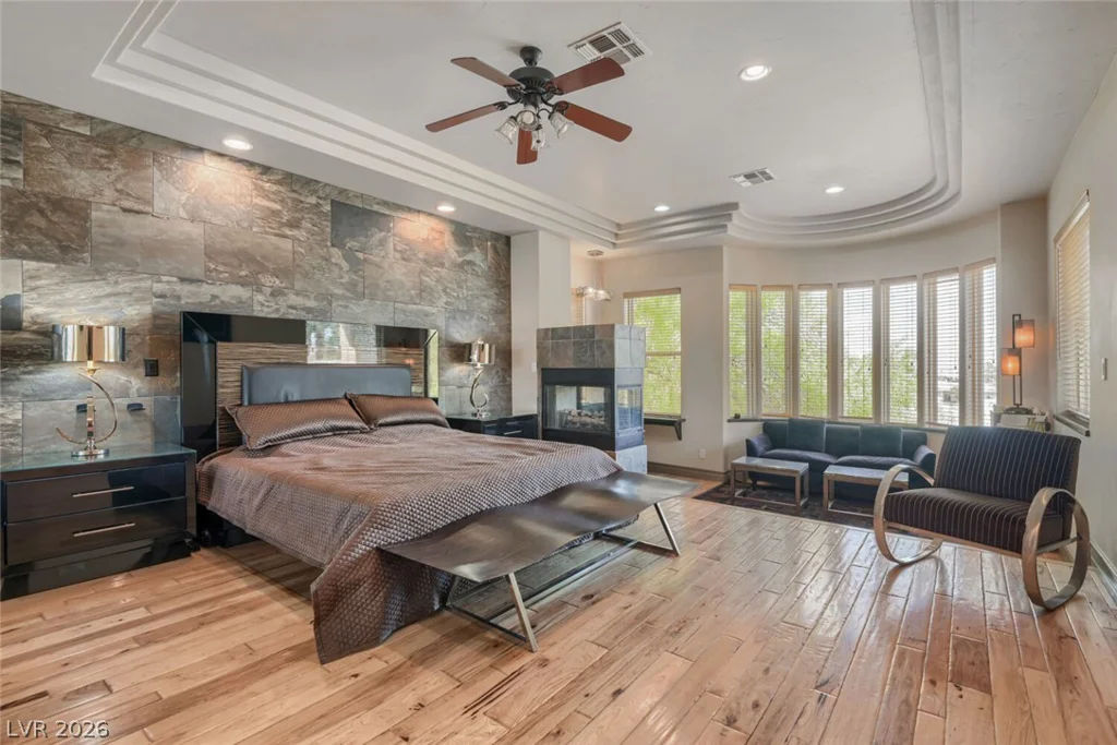 2010 Shenley, Las Vegas, NV 89117
